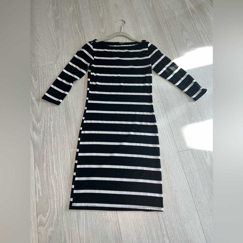 Black and White Lulus Dress, Stretch, Small. Office work.
